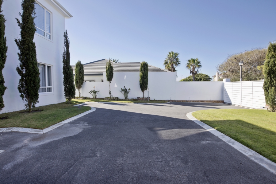 To Let 3 Bedroom Property for Rent in Sunset Beach Western Cape